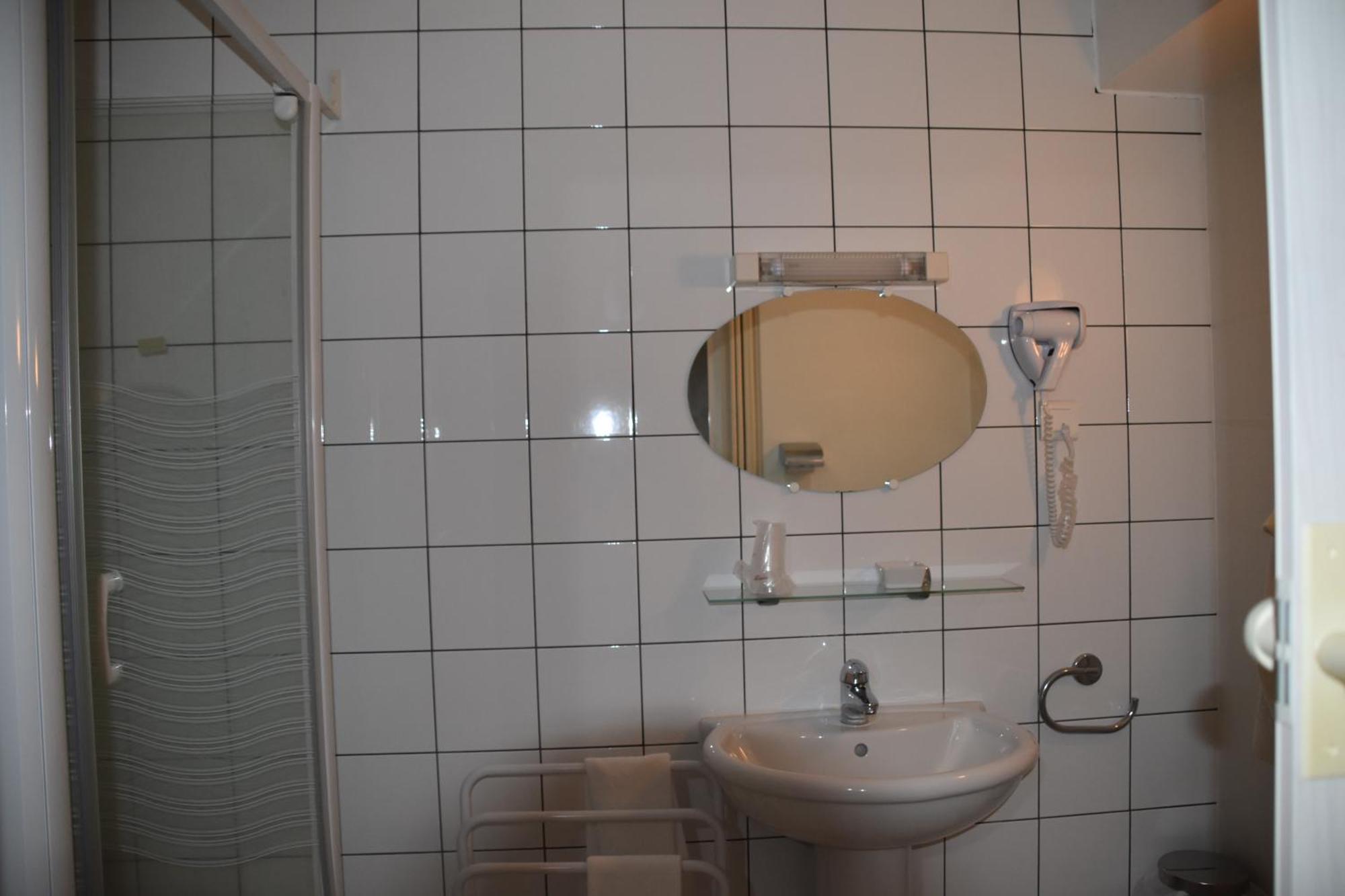 Le Rider Hotel Bort-les-Orgues Buitenkant foto