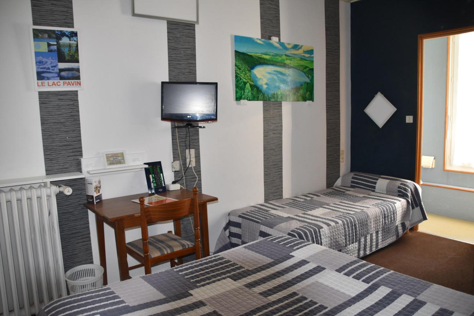 Le Rider Hotel Bort-les-Orgues Buitenkant foto