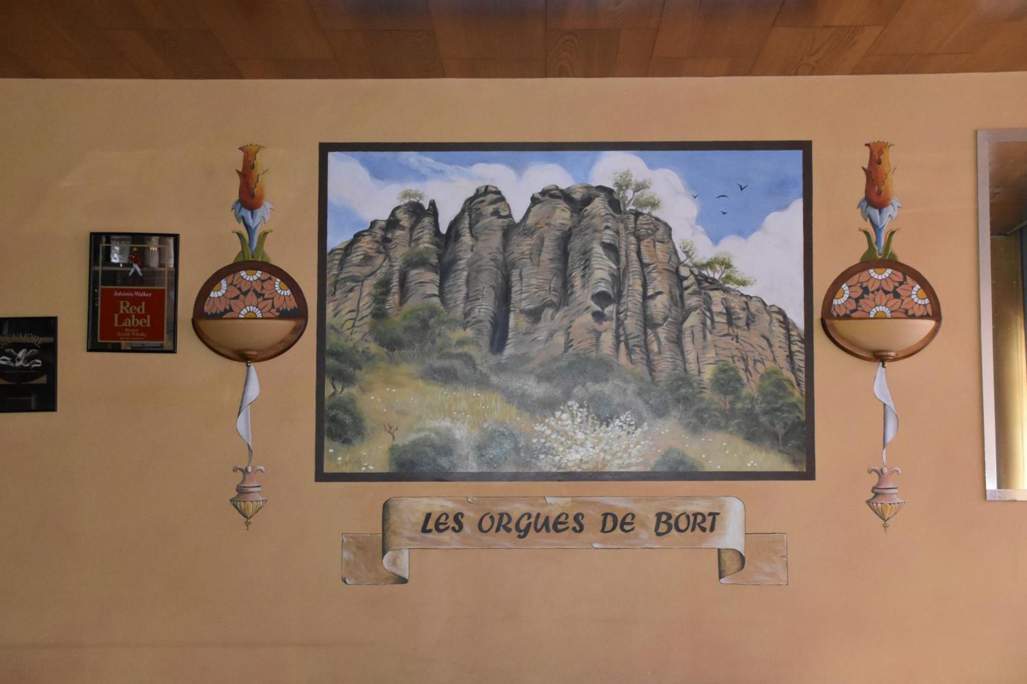 Le Rider Hotel Bort-les-Orgues Buitenkant foto