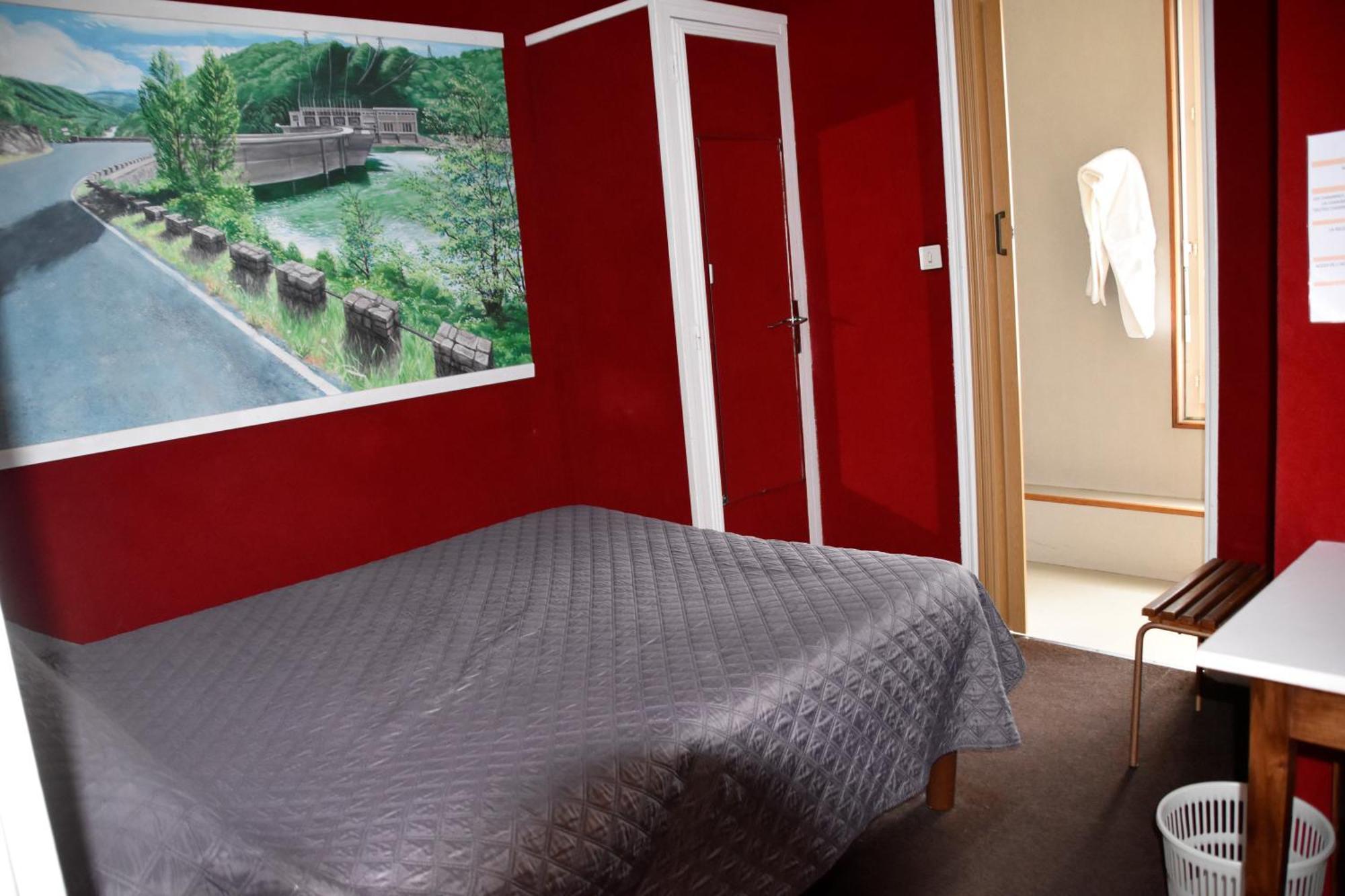 Le Rider Hotel Bort-les-Orgues Buitenkant foto