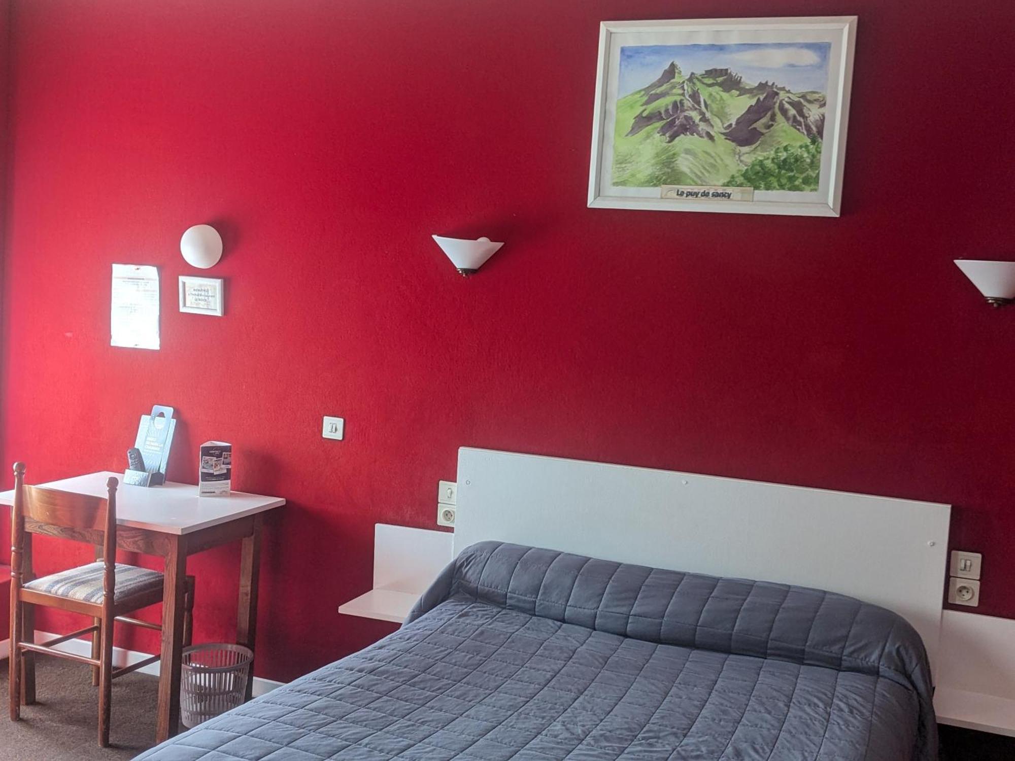 Le Rider Hotel Bort-les-Orgues Buitenkant foto