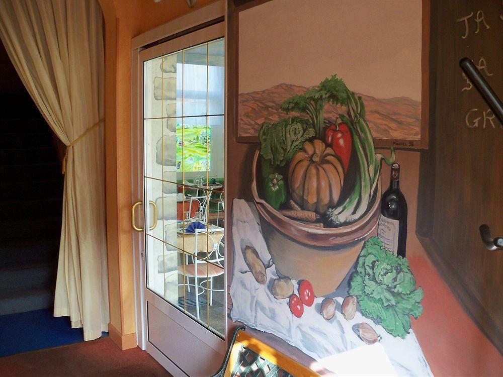 Le Rider Hotel Bort-les-Orgues Buitenkant foto