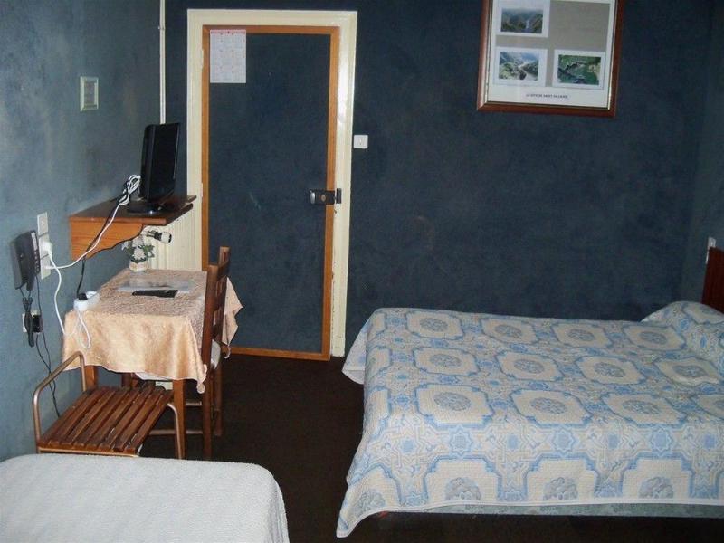 Le Rider Hotel Bort-les-Orgues Buitenkant foto