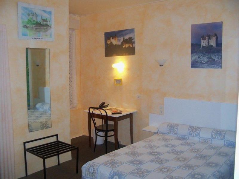 Le Rider Hotel Bort-les-Orgues Buitenkant foto