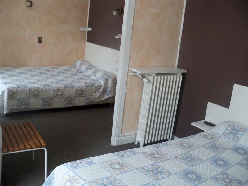 Le Rider Hotel Bort-les-Orgues Buitenkant foto