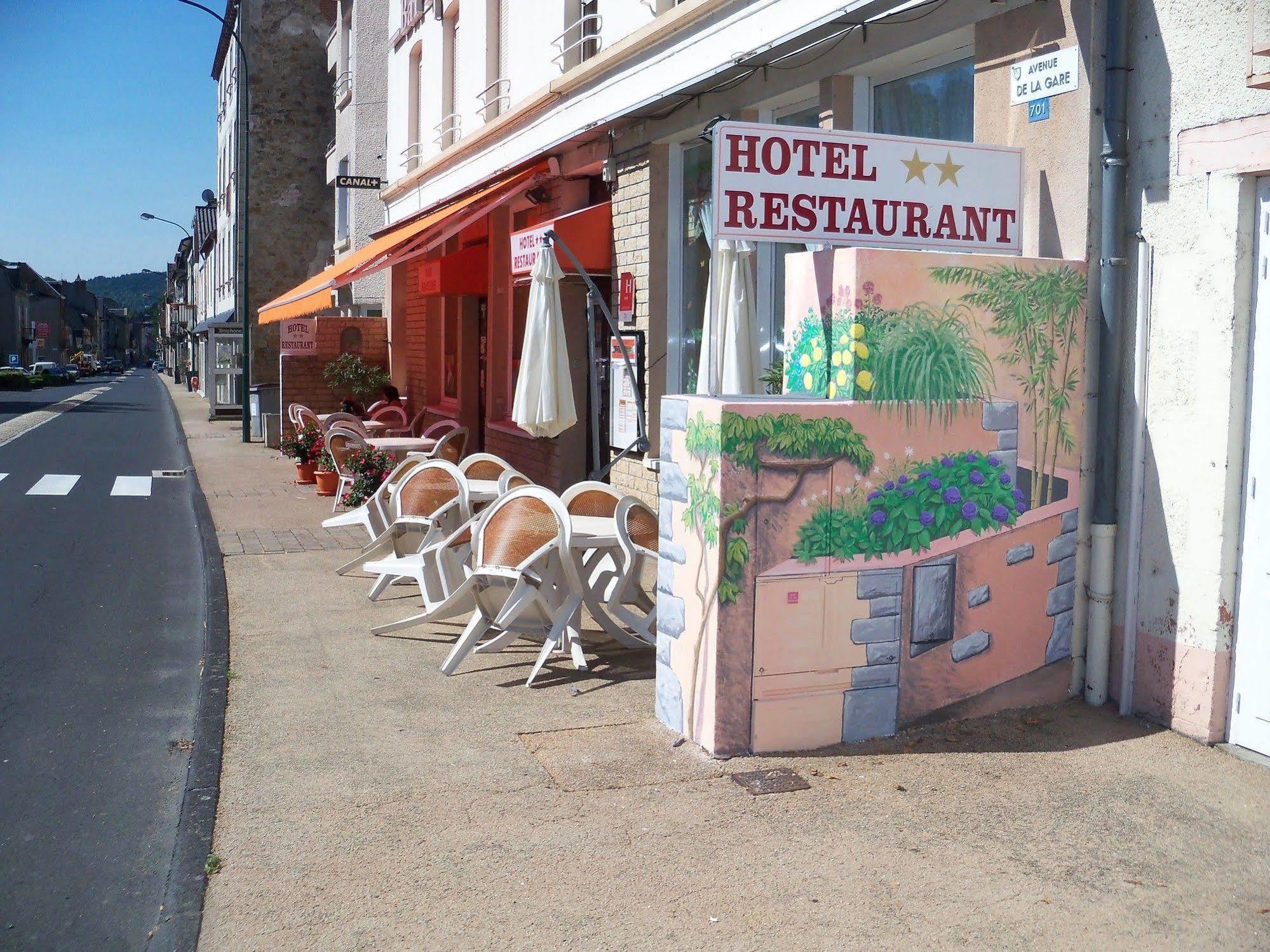 Le Rider Hotel Bort-les-Orgues Buitenkant foto