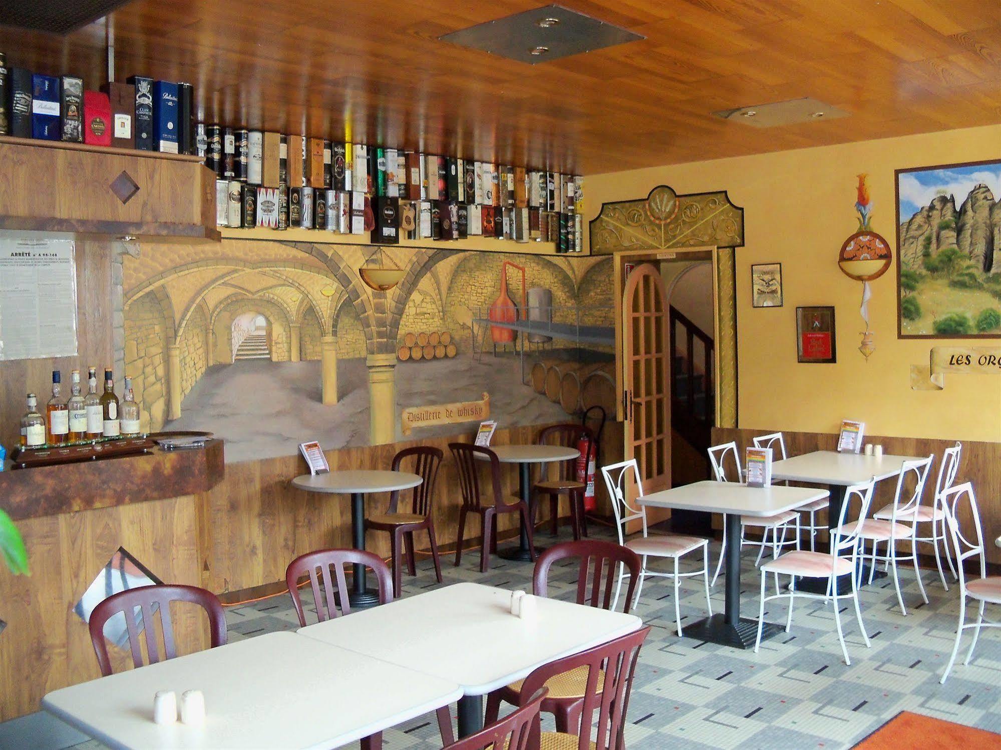 Le Rider Hotel Bort-les-Orgues Buitenkant foto