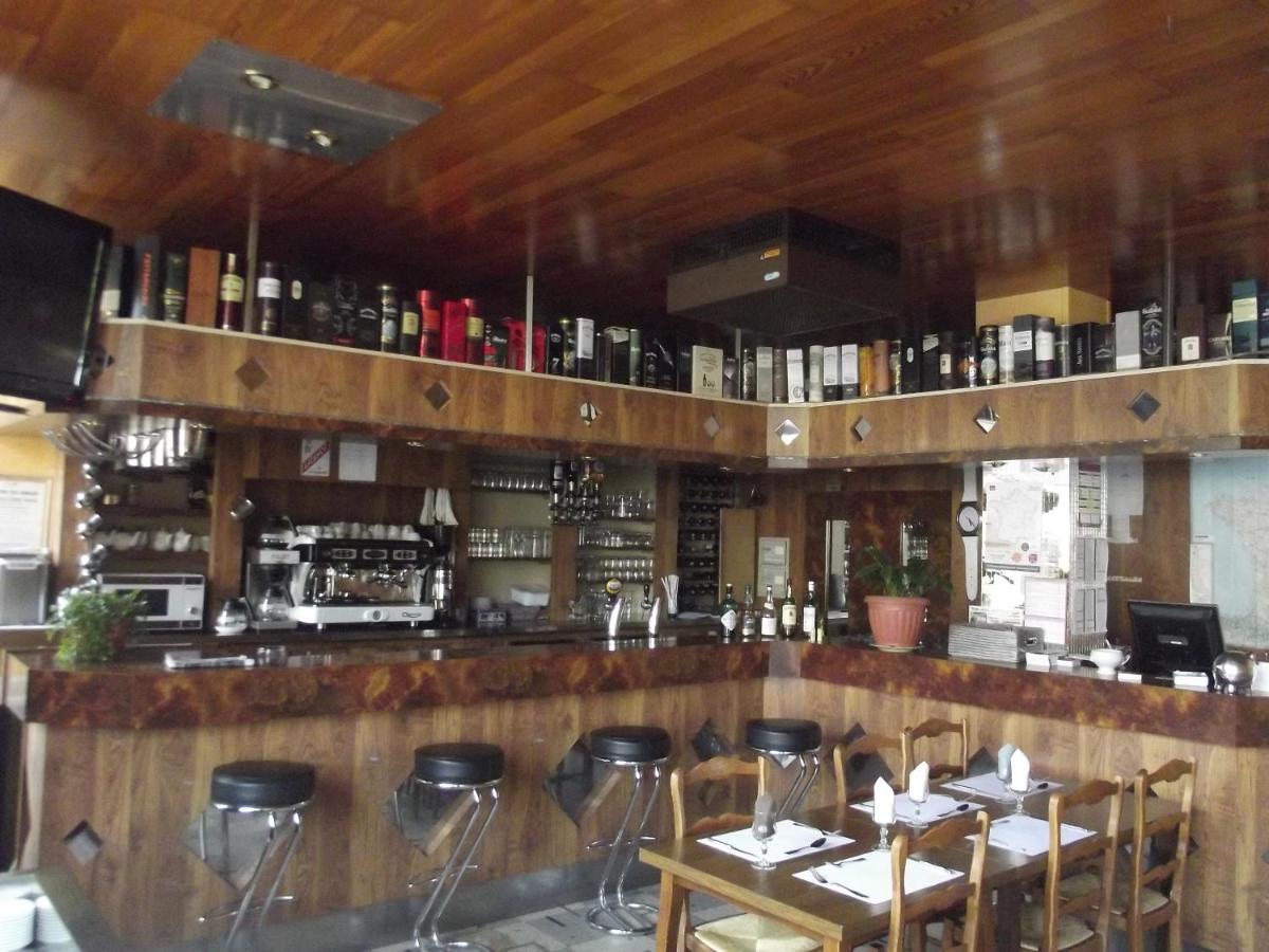 Le Rider Hotel Bort-les-Orgues Buitenkant foto